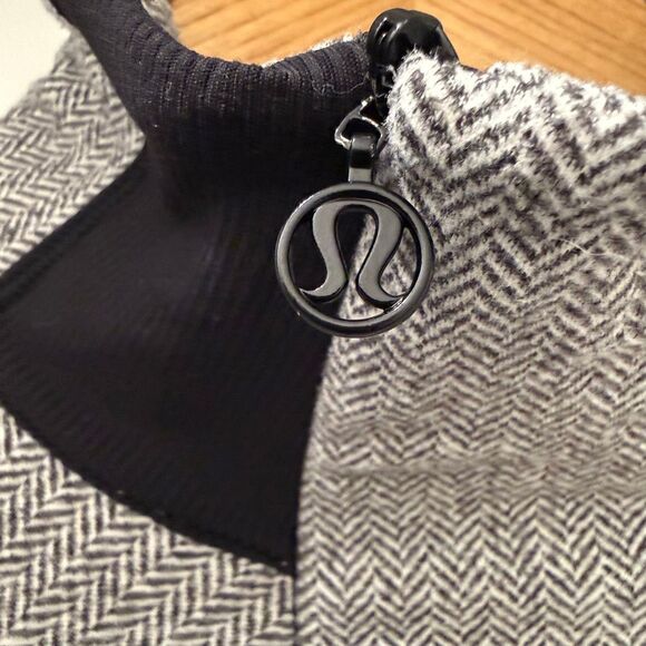 Lululemon Base Runner 1/2 Zip Mini Check Pique Heathered Black White Size 8 - Picture 4 of 8